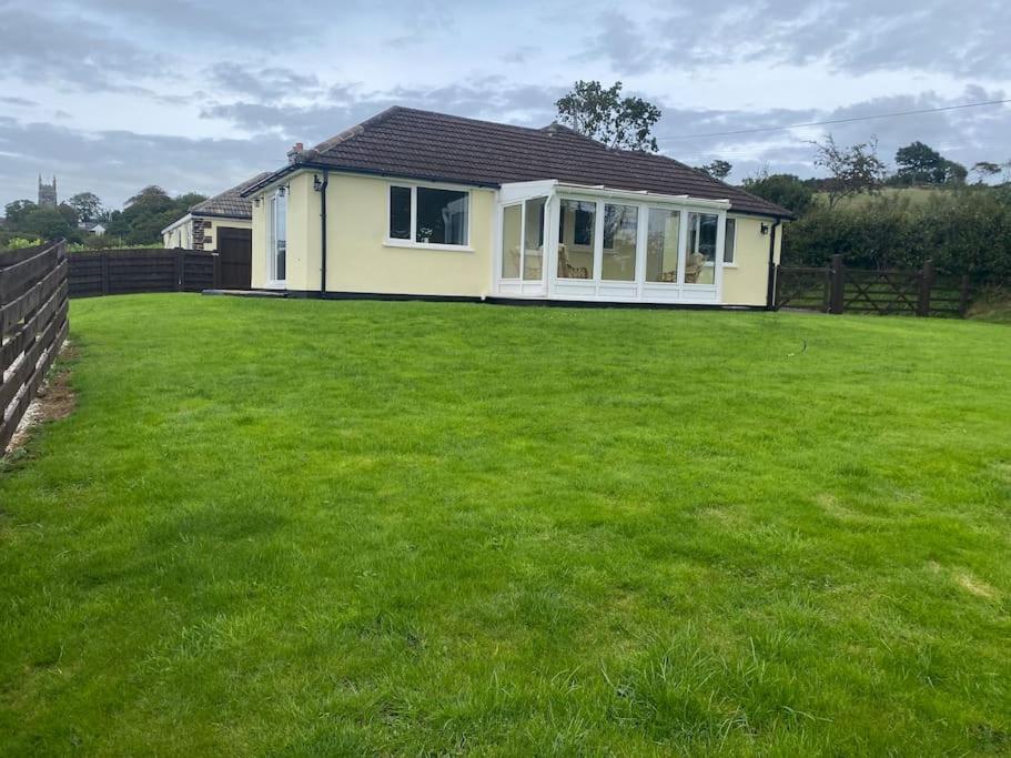 Bungalow In Pillaton Saltash Exteriör bild